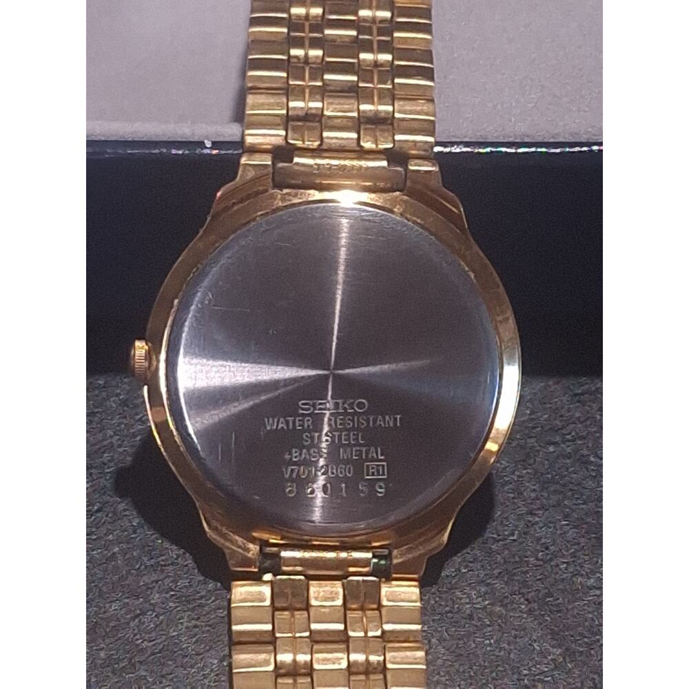 Seiko V701-2B60 Quartz Dress Watch Linen Look Dial Gold Tone Original Bracelet - Picture 5 of 10